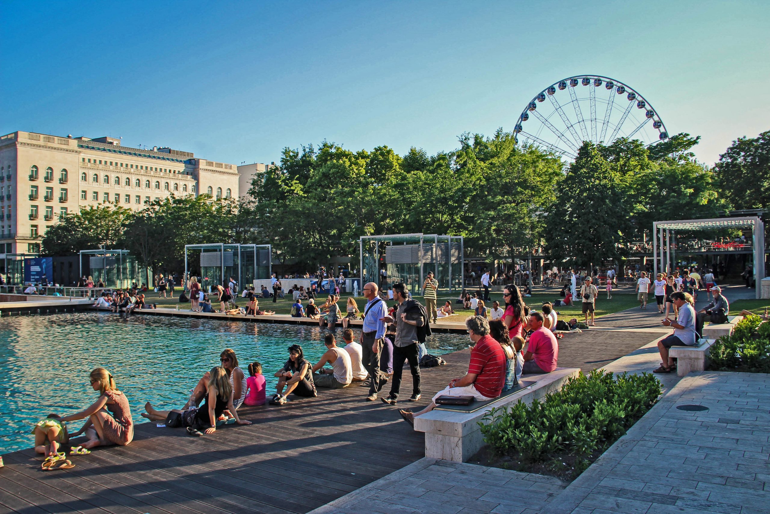 Erzsébet tér és a Gödör </br>2014 – Budapest